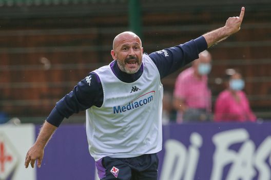 GERMOGLI PH: 19 LUGLIO 2021 MOENA TR RITIRO ESTIVO DELLA FIORENTINA CALCIO ALLENAMENTO POMERIDIANO PARTITINA NELLA FOTO VINCENZO ITALIANO GERMOGLI PH: 19 LUGLIO 2021 MOENA TR RITIRO ESTIVO DELLA FIORENTINA CALCIO ALLENAMENTO POMERIDIANO PARTITINA NELLA FOTO VINCENZO ITALIANO