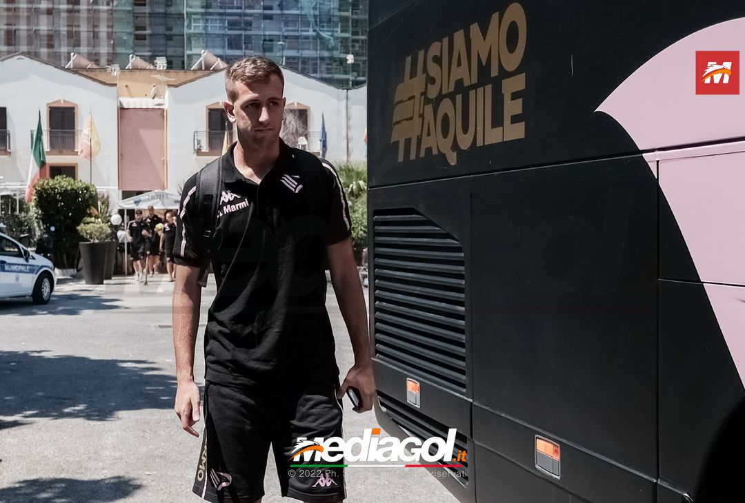 FOTO Torino-Palermo, rosanero in partenza dall’hotel (Gallery) - immagine 3