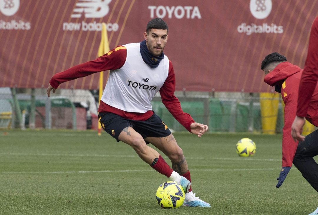 Roma, rifinitura in vista della sfida contro il Napoli – FOTO GALLERY - immagine 8