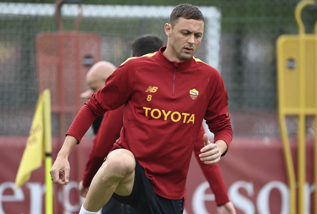 Roma, allenamento in vista del Bayer: ci sono Dybala e Wijnaldum – FOTO GALLERY - immagine 15