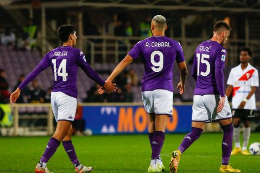 GERMOGLI PH: 7 DICEMBRE 2022 FIRENZE STADIO ARTEMIO FRANCHI PARTITA AMICHEVOLE TRA FIORENTINA VS ALWAYS READY NELLA FOTO ESULTANZA Ferrara: “Altro che Messi e Mbappè. Cabral contro Cabral il vero film di Natale”- immagine 2