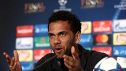 Dani Alves, accuse di stupro: “Mi diceva che ero la sua piccola pu***na”