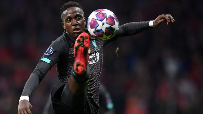 MADRID, SPAIN - FEBRUARY 18: Divock Origi of Liverpool controls the ball during the UEFA Champions League round of 16 first leg match between Atletico Madrid and Liverpool FC at Wanda Metropolitano on February 18, 2020 in Madrid, Spain. (Photo by Michael Regan/Getty Images) UFFICIALE – Origi è un nuovo giocatore del Milan: contratto depositato in Lega - immagine 1
