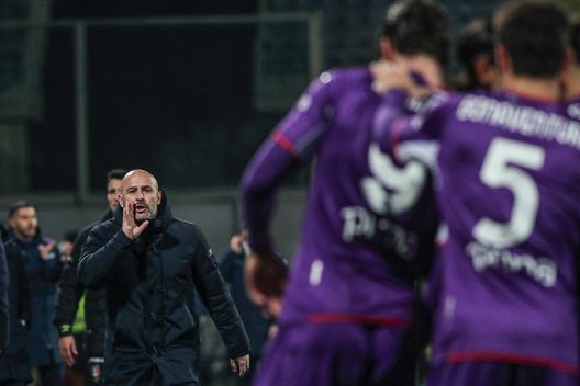 GERMOGLI PH: 17 GENNAIO 2022 FIRENZE STADIO ARTEMIO FRANCHI CAMPIONATO SERIE A TIM 2021/2022 FIORENTINA VS GENOA NELLA FOTO IL MISTER VINCENZO ITALIANO Il commento del QS: Fiorentina, mai staccare la spina. Ma il rigore di Dusan…- immagine 2