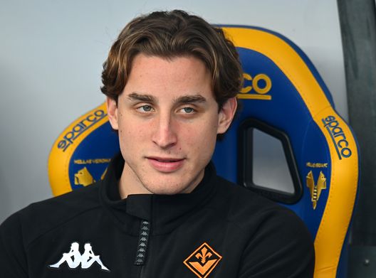 VERONA, ITALY - FEBRUARY 23: Edoardo Bove of Fiorentina looks on prior to the Serie A match between Verona and Fiorentina at Stadio Marcantonio Bentegodi on February 23, 2025 in Verona, Italy. (Photo by Alessandro Sabattini/Getty Images) Bove