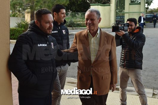 L'addetto stampa Andrea Siracusa con Maurizio Zamparini (Puglia/Getty) L'addetto stampa Andrea Siracusa con Maurizio Zamparini (Puglia/Getty)
