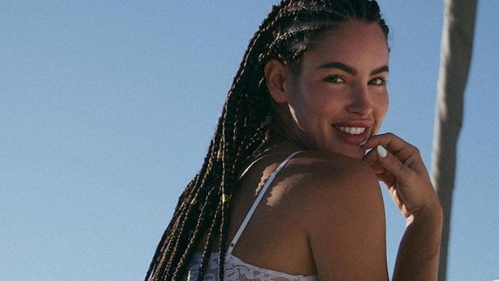 Lucia Javorcekova cambia look e conquista tutti: eccola con le nuove treccine Lucia Javorcekova cambia look e conquista tutti: eccola con le nuove treccine - immagine 1