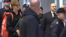 VIDEO / Sinner tornato in Italia: le immagini dell’accoglienza a Fiumicino