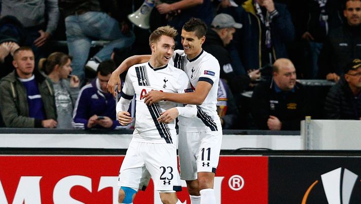 BRUSSELS, BELGIUM - OCTOBER 22: Christian Eriksen (L) of Spurs is congratulated by Erik Lamela (R) of Spurs after scoring the opening goal during the UEFA Europa League Group J match between RSC Anderlecht and Tottenham Hotspur FC at the Constant Vanden Stock Stadium on October 22, 2015 in Brussels, Belgium. (Photo by Dean Mouhtaropoulos/Getty Images) BRUSSELS, BELGIUM - OCTOBER 22: Christian Eriksen (L) of Spurs is congratulated by Erik Lamela (R) of Spurs after scoring the opening goal during the UEFA Europa League Group J match between RSC Anderlecht and Tottenham Hotspur FC at the Constant Vanden Stock Stadium on October 22, 2015 in Brussels, Belgium. (Photo by Dean Mouhtaropoulos/Getty Images)