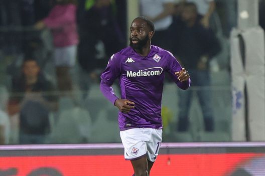 FLORENCE, ITALY - OCTOBER 22: Jonathan Ikoné Nanitamo of ACF Fiorentina celebrates after scoring a goal during the Serie A match between ACF Fiorentina and FC Internazionale at Stadio Artemio Franchi on October 22, 2022 in Florence, Italy. (Photo by Gabriele Maltinti/Getty Images) Ikonè fa correre la Fiorentina: adesso Italiano chiede concretezza- immagine 2