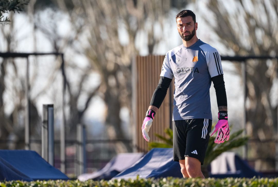 Trigoria, vigilia di Frosinone-Roma: la ‘festa’ dei compagni a Celik – FOTO GALLERY - immagine 3
