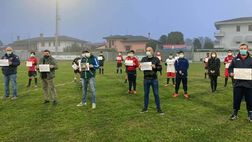 “Lasciateci giocare”, il flash mob dell’Agna Academy contro la chiusura del settore giovanile