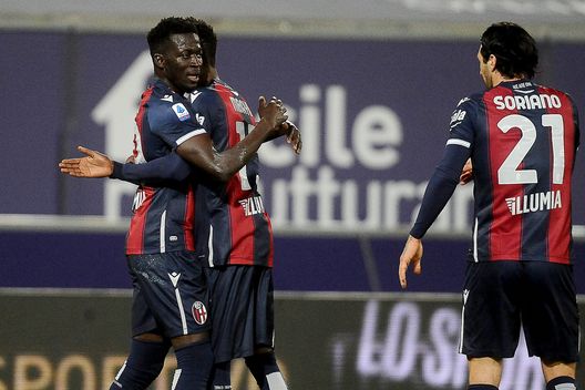 BOLOGNA, ITALY - APRIL 21: Musa Barrow of Bologna FC celebrates after scoring the opening goal during the Serie A match between Bologna FC and Torino FC at Stadio Renato Dall'Ara on April 21, 2021 in Bologna, Italy. (Photo by Mario Carlini / Iguana Press/Getty Images) BOLOGNA, ITALY - APRIL 21: Musa Barrow of Bologna FC celebrates after scoring the opening goal during the Serie A match between Bologna FC and Torino FC at Stadio Renato Dall'Ara on April 21, 2021 in Bologna, Italy. (Photo by Mario Carlini / Iguana Press/Getty Images)