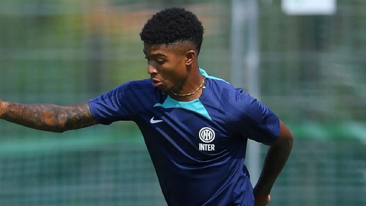 FCIN1908 / Agoume, fatta col Troyes. Salcedo, la posizione Inter. Acerbi… - immagine 1