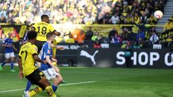 Borussia sotto choc per Reus: il 17enne Moukoko gli regala il derby contro lo Schalke