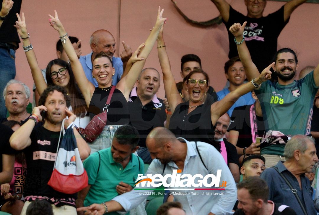 FOTOTIFO, Palermo-Perugia 2-0: i tifosi allo stadio Renzo Barbera (Gallery) - immagine 48