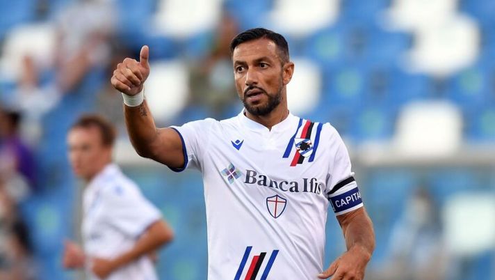 REGGIO NELL'EMILIA, ITALY - AUGUST 29: Fabio Quagliarella of UC Sampdoria gestures during the Serie A match between US Sassuolo and UC Sampdoria at Mapei Stadium - Citta' del Tricolore on August 29, 2021 in Reggio nell'Emilia, Italy. (Photo by Alessandro Sabattini/Getty Images) Samp, c’è Caputo nelle prove anti-Inter: restano due dubbi di formazione - immagine 1