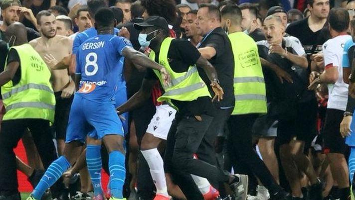 Il derby degenerato: il Lione chiede 1 punto di penalità a testa per Nizza e Marsiglia 