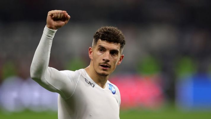 FRANKFURT AM MAIN, GERMANY - FEBRUARY 21: Giovanni Di Lorenzo of SSC Napoli celebrates after the UEFA Champions League round of 16 leg one match between Eintracht Frankfurt and SSC Napoli at Deutsche Bank Park on February 21, 2023 in Frankfurt am Main, Germany. (Photo by Christian Kaspar-Bartke/Getty Images) Di Lorenzo: “Cosa ci ha detto Spalletti. Osimhen? Non dipendiamo da un singolo” - immagine 1