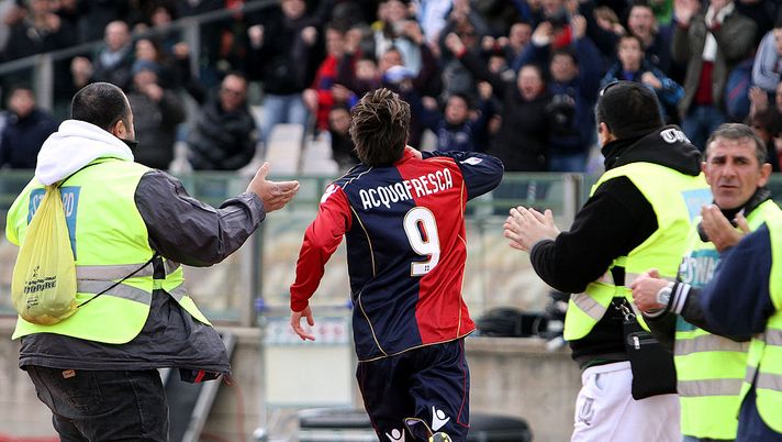 CAGLIARI, ITALY - FEBRUARY 27: Robert Acquafresca of Cagliari celebrates the first goal during the Serie A match between Cagliari Calcio and SS Lazio at Stadio Sant'Elia on February 27, 2011 in Cagliari, Italy. (Photo by Enrico Locci/Getty Images) CAGLIARI, ITALY - FEBRUARY 27: Robert Acquafresca of Cagliari celebrates the first goal during the Serie A match between Cagliari Calcio and SS Lazio at Stadio Sant'Elia on February 27, 2011 in Cagliari, Italy. (Photo by Enrico Locci/Getty Images)