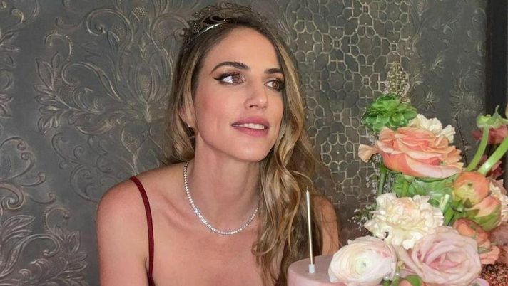 Festa a sorpresa per la moglie di Barella. Lei: “Grazie amore” Festa a sorpresa per la moglie di Barella. Lei: “Grazie amore” - immagine 1