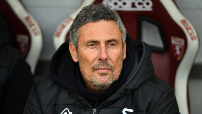 TURIN, ITALY - JANUARY 15: Luca Gotti, Head Coach of Spezia Calcio, looks on prior to the Serie A match between Torino FC and Spezia Calcio at Stadio Olimpico di Torino on January 15, 2023 in Turin, Italy. (Photo by Valerio Pennicino/Getty Images) Gotti: “Zurkowski ha un problemino, Verde è pronto e domani può giocare dall’inizio” - immagine 1