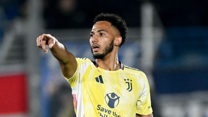 COMO, ITALY - FEBRUARY 7: Lloyd Kelly of Juventus during the Serie A match between Como and Juventus at Stadio G. Sinigaglia on February 7, 2025 in Como, Italy. (Photo by Daniele Badolato - Juventus FC/Juventus FC via Getty Images) Juve, sospiro di sollievo per Kelly: esami non necessari dopo il cambio di ieri - immagine 1