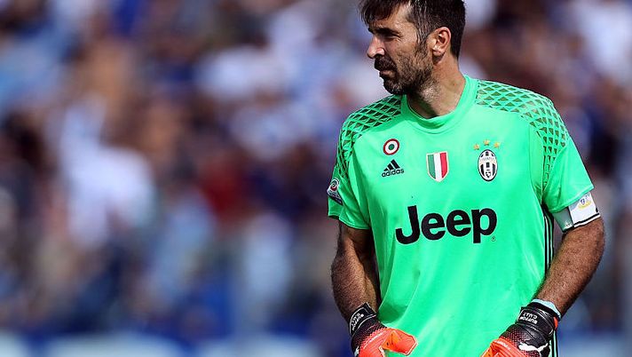 EMPOLI, ITALY - OCTOBER 02: Gianluigi Buffon of Juventus FC during the Serie A match between Empoli FC and Juventus FC at Stadio Carlo Castellani on October 2, 2016 in Empoli, Italy. (Photo by Gabriele Maltinti/Getty Images) Buffon: “Ritiro? Se serve un portiere ci sono anche a 80 anni” - immagine 1