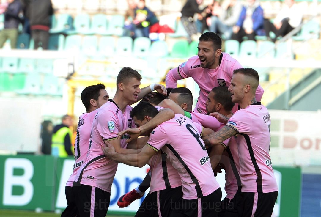  PALERMO, ITALY - JANUARY 27:  Ivaylo Chochev of Palermo celebrates after scoring the opening goal during the Serie B match between US Citta di Palermo and Brescia Calcio on January 27, 2018 in Palermo, Italy.  (Photo by Tullio M. Puglia/Getty Images)  