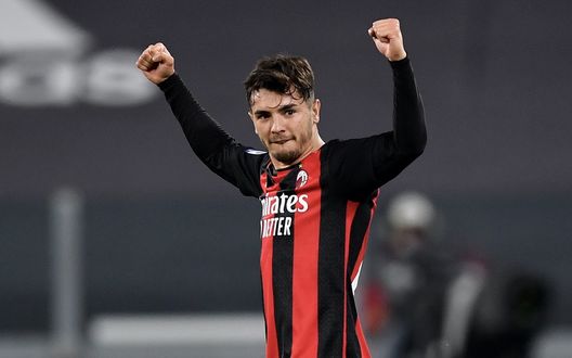  Brahim Díaz (attaccante AC Milan) esulta per il suo gol in Juventus-Milan 0-3 (Serie A 2020-2021) | News (Getty Images) 