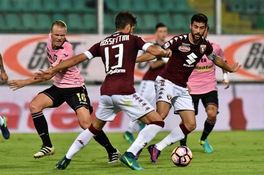 PALERMO, ITALY - OCTOBER 17: Luca Rossettini (C) and Marco Benassi (R) of Torino hold off the challange from Oscar Hiljemark of Palermo during the Serie A match between US Citta di Palermo and FC Torino at Stadio Renzo Barbera on October 17, 2016 in Palermo, Italy. (Photo by Tullio M. Puglia/Getty Images) PALERMO, ITALY - OCTOBER 17: Luca Rossettini (C) and Marco Benassi (R) of Torino hold off the challange from Oscar Hiljemark of Palermo during the Serie A match between US Citta di Palermo and FC Torino at Stadio Renzo Barbera on October 17, 2016 in Palermo, Italy. (Photo by Tullio M. Puglia/Getty Images)