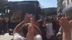 Napoli – Udinese, squadre arrivate al San Paolo: applausi per gli azzurri, fischi per gli ospiti