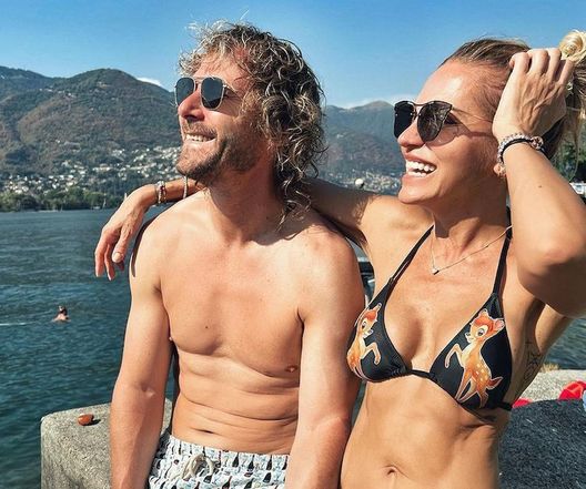 Instagram Nedved e la fidanzata cantante escono allo scoperto con un affare sul Lago Maggiore- immagine 2