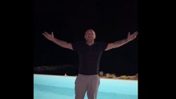 VIDEO / Cassano mantiene la promessa: tuffo vestito per l’Argentina campione