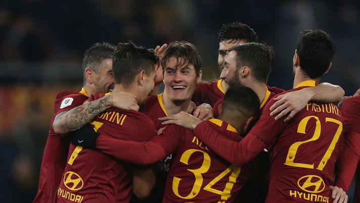 ROME, ITALY - JANUARY 14:  Patrik Schick (C) with his teammates of AS Roma celebrates after scoring the team's third goal during the Coppa Italia match between AS Roma and Entella at Olimpico Stadium on January 14, 2019 in Rome, Italy.  (Photo by Paolo Bruno/Getty Images)  ROME, ITALY - JANUARY 14:  Patrik Schick (C) with his teammates of AS Roma celebrates after scoring the team's third goal during the Coppa Italia match between AS Roma and Entella at Olimpico Stadium on January 14, 2019 in Rome, Italy.  (Photo by Paolo Bruno/Getty Images)