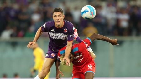 FLORENCE, ITALY - OCTOBER 03: Nikola Milenkovic of ACF Fiorentina battles for the ball with Vitor Osimhen of SSC Napoli during the Serie A match between ACF Fiorentina v SSC Napoli at Stadio Artemio Franchi on October 3, 2021 in Florence, Italy. (Photo by Gabriele Maltinti/Getty Images)