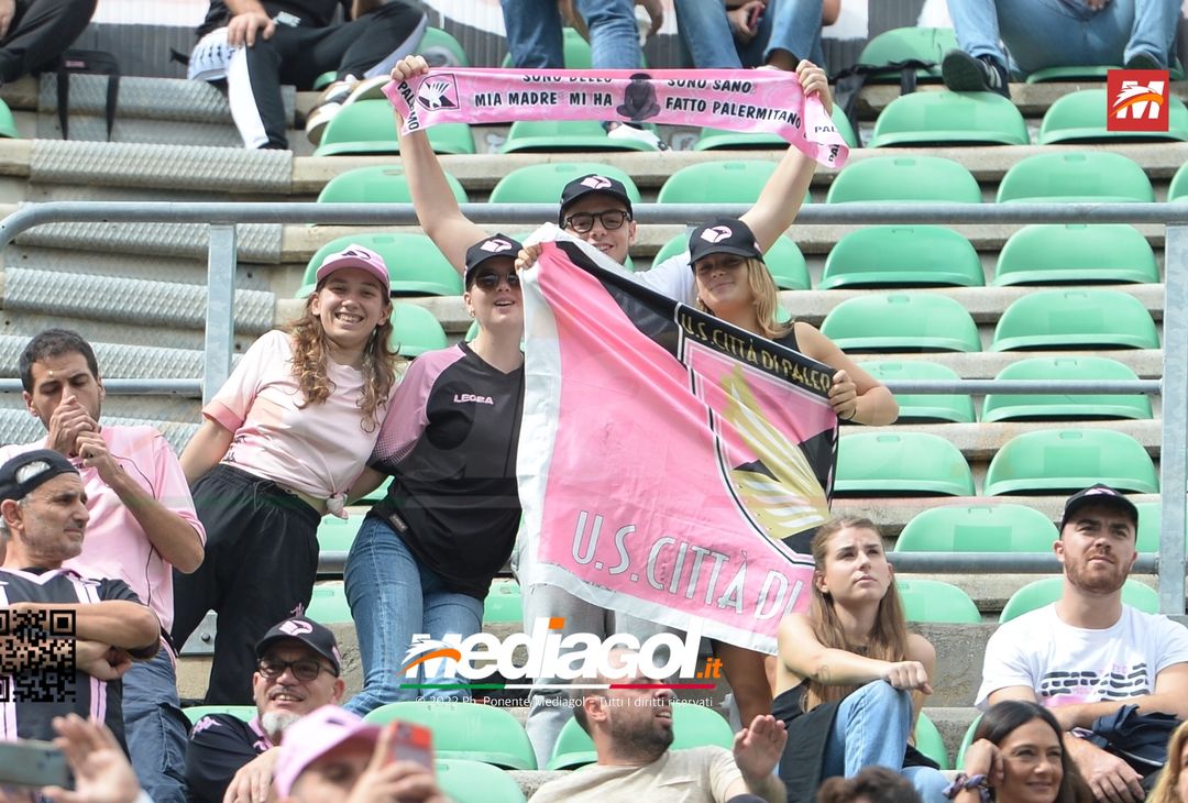 FOTOTIFO Palermo-Pisa 3-3, i tifosi allo Stadio “Renzo Barbera” (Gallery) - immagine 17