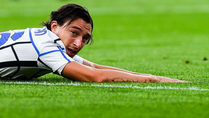 GENOA, ITALY - OCTOBER 24: Matteo Darmian of Inter reacts with disappointment during the Serie A match between Genoa CFC and Fc Internazionale at Stadio Luigi Ferraris on September 20, 2020 in Genoa, Italy. (Photo by Paolo Rattini/Getty Images) Inter, pronto il rilancio di Vidal e sale Darmian: tutte le scelte di formazione anti-Roma - immagine 1