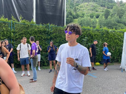 FOTO VN – Guarda chi c’è! Hell Raton ospite speciale al Viola Village- immagine 2