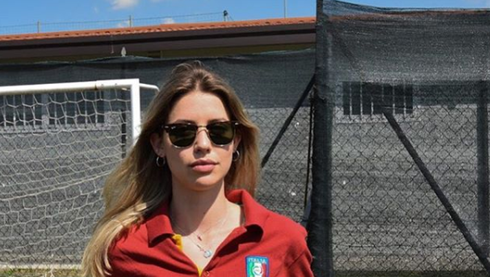 Giulia Nicastro, l’arbitro donna insultata da genitori e ragazzini: è la fidanzata di Stefano Moreo. Il Palermo… Giulia Nicastro, l’arbitro donna insultata da genitori e ragazzini: è la fidanzata di Stefano Moreo. Il Palermo…