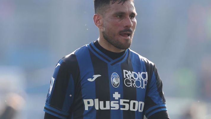 BERGAMO, ITALY - FEBRUARY 19: Jose Palomino of Atalanta BClooks dejected following the Serie A match between Atalanta BC and US Lecce at Gewiss Stadium on February 19, 2023 in Bergamo, Italy. (Photo by Emilio Andreoli/Getty Images) NEWS – Palomino ko, l’esito degli esami! Lozano, Lazzari, Pogba, Abraham, Caputo, Dia: le novità - immagine 1