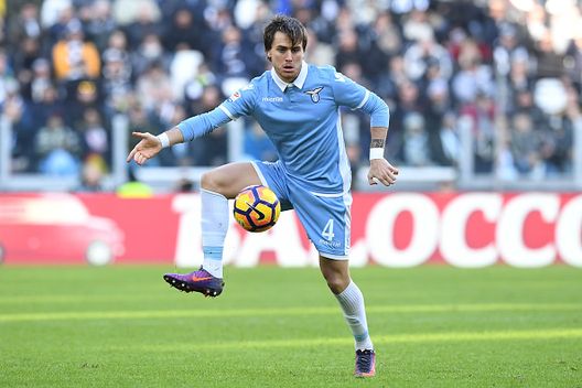 Patric, terzino destro della Lazio. Patric, terzino destro della Lazio.