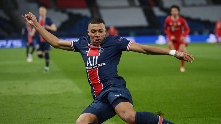 PARIS, FRANCE - APRIL 13: Kylian Mbappe of Paris Saint-Germain controls the ball during the UEFA Champions League Quarter Final Second Leg match between Paris Saint-Germain and FC Bayern Munich at Parc des Princes on April 13, 2021 in Paris, France. (Photo by Matthias Hangst/Getty Images) PARIS, FRANCE - APRIL 13: Kylian Mbappe of Paris Saint-Germain controls the ball during the UEFA Champions League Quarter Final Second Leg match between Paris Saint-Germain and FC Bayern Munich at Parc des Princes on April 13, 2021 in Paris, France. (Photo by Matthias Hangst/Getty Images)