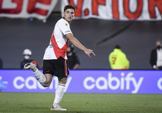 Julian Alvarez (Photo by Marcelo Endelli/Getty Images) De Santis: “Fiasco United su Alvarez, possibile uno sconto a fine gennaio”- immagine 2