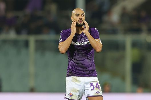 FLORENCE, ITALY - OCTOBER 27: Sofyan Amrabat of ACF Fiorentina reacts during the UEFA Europa Conference League group A match between ACF Fiorentina and Istanbul Basaksehir at Stadio Artemio Franchi on October 27, 2022 in Florence, Italy. (Photo by Gabriele Maltinti/Getty Images) Cecchi: “Amrabat è da 7,5, il migliore della Fiorentina a centrocampo”- immagine 2