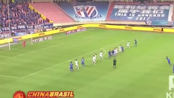 VIDEO / Guarín, punizione incredibile: una bomba che spacca la porta. Tifosi in delirio