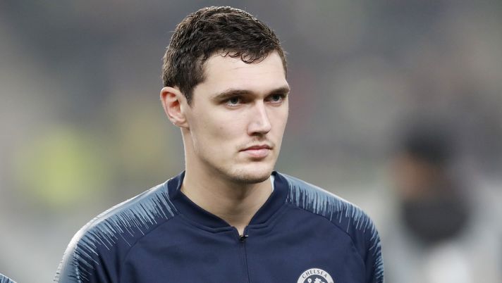 BUDAPEST, HUNGARY - DECEMBER 13: Andreas Christensen of Chelsea FC waits for the kick-off prior to the UEFA Europa League Group Stage Match between Vidi FC and Chelsea FC at Ferencvaros Stadium on December 13, 2018 in Budapest, Hungary. (Photo by Laszlo Szirtesi/Getty Images) 