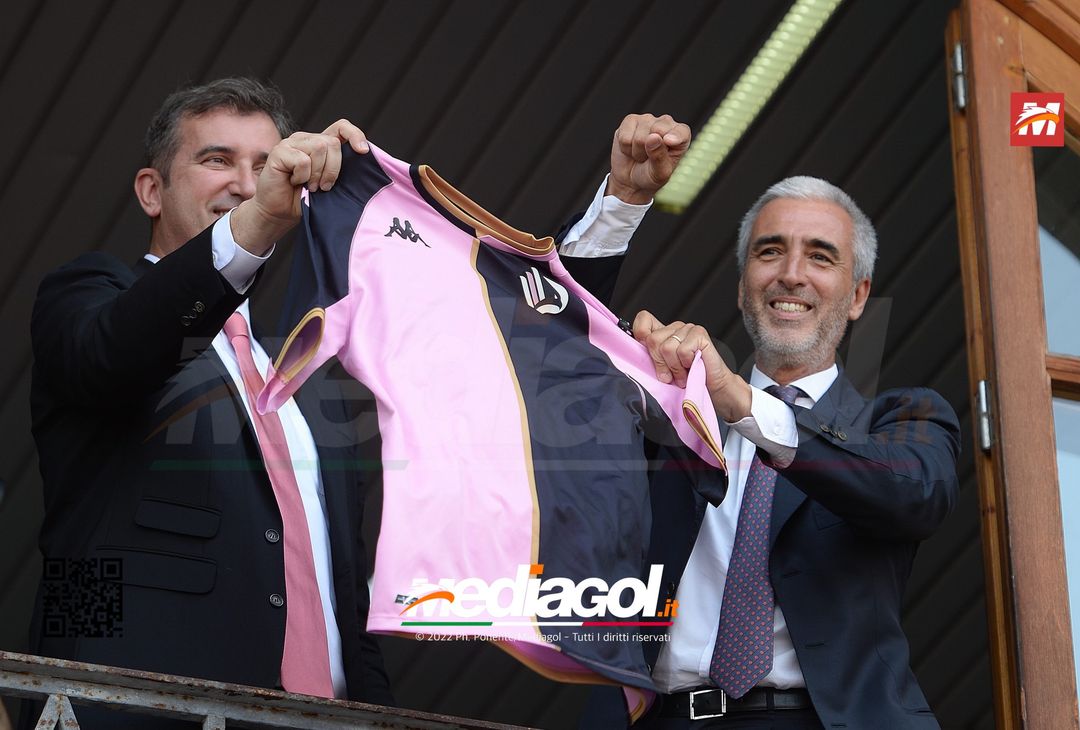 FOTO PALERMO AL CITY GROUP: MIRRI, SORIANO E L’ABBRACCIO DEI TIFOSI (GALLERY) - immagine 19