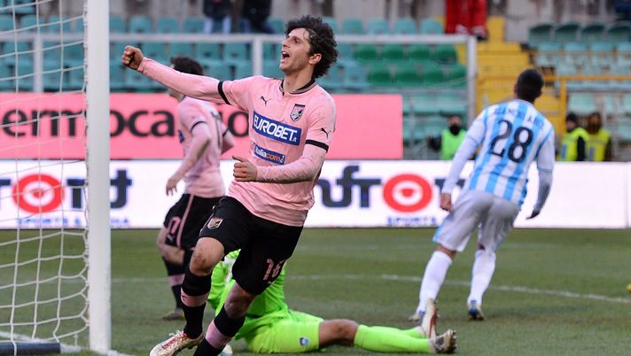 Diego Fabbrini, trequartista dello Spezia, in azione con la maglia del Palermo. Diego Fabbrini, trequartista dello Spezia, in azione con la maglia del Palermo.