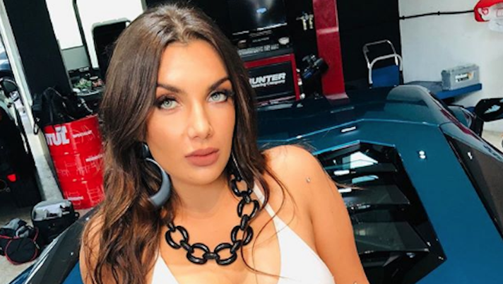 Elettra Lamborghini è anche una cantante di successo: “In futuro una canzone in italiano” 